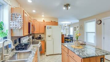 House (5 Bedrooms) | Interior