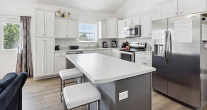 Charming St Robert Home Near Downtown Waynesville!