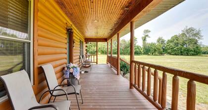 Pet-friendly Vienna Cabin w/ Screened-in Porch!