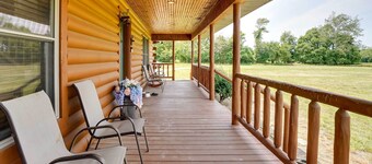 Pet-friendly Vienna Cabin w/ Screened-in Porch!