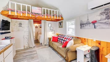 House (1 Bedroom) | Interior