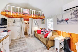 House (1 Bedroom) | Interior