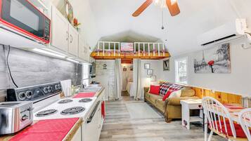 House (1 Bedroom) | Interior