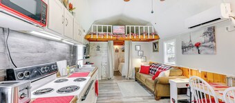 Paris Vacation Rental ~ 22 Mi to Mount Magazine!