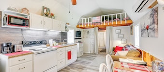 Paris Vacation Rental ~ 22 Mi to Mount Magazine!