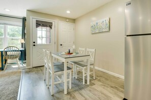 Apartment (0 Bedroom) | Interior - Missouri Studio Getaway: Close to Parks & Hiking (Liberty)