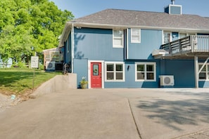 Apartment (0 Bedroom) | Interior - Missouri Studio Getaway: Close to Parks & Hiking (Liberty)