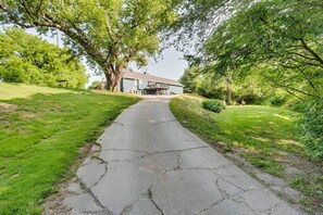 Interior - Missouri Studio Getaway: Close to Parks & Hiking (Liberty)