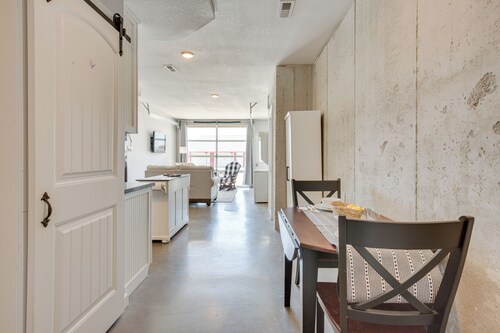 Sunset View Home: 1 Mi to Smithville Lake!