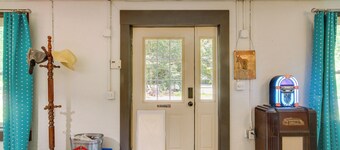 Killen Vacation Rental: Walk to Wilson Lake!