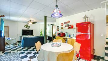 Apartment (0 Bedroom) | Interior