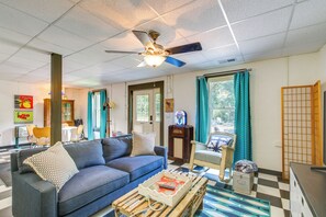 Apartment (0 Bedroom) | Interior - Killen Vacation Rental: Walk to Wilson Lake! (Killen)