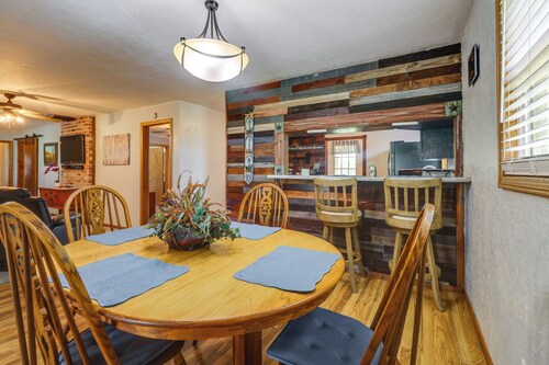 Charming Kaw Lake Country Home w/ Game Room!