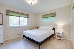 Room - Cozy Minneapolis Home w/ Air Hockey, Near Downtown (Golden Valley)