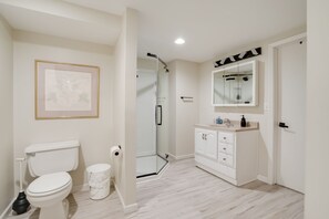 Shower - Cozy Minneapolis Home w/ Air Hockey, Near Downtown (Golden Valley)