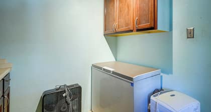 Pet-friendly & Secluded Regina Cabin w/ Fireplace!