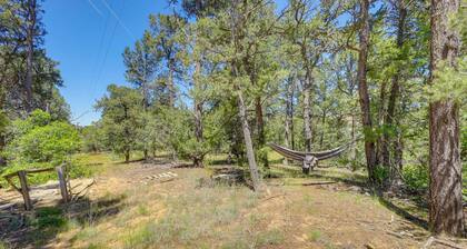 Pet-friendly & Secluded Regina Cabin w/ Fireplace!