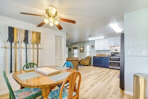 House (2 Bedrooms) | Interior