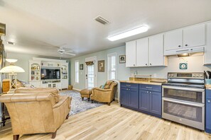 House (2 Bedrooms) | Interior