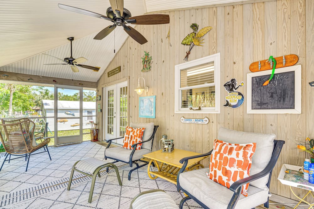 Waterfront Florida Abode w/ Deck, Grill & Fire Pit - Pine Island, FL