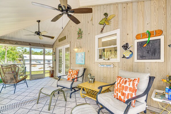 Waterfront Florida Abode W/ Deck, Grill & Fire Pit - Spring Hill, FL