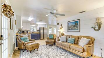 House (2 Bedrooms) | Interior