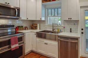 Cottage (2 Bedrooms) | Interior - White Springs Gem w/ Patio & Screened Porch! (White Springs)
