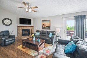 House (3 Bedrooms) | Interior - Corinth Getaway w/ Deck ~ 11 Mi to Ark Encounter! (Corinth)