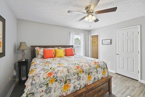 House (3 Bedrooms) | Interior - Corinth Getaway w/ Deck ~ 11 Mi to Ark Encounter! (Corinth)