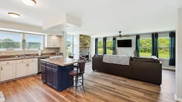 独立别墅 (2 Bedrooms) | 私人厨房 | 微波炉、烤箱、炉灶、洗碗机