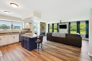 Rumah (2 Bedrooms) | Dapur pribadi | Microwave, oven, kompor, dan mesin pencuci piring