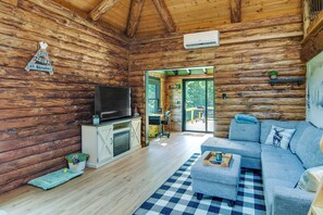 House (1 Bedroom) | Interior