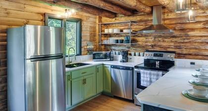 Fairhaven Harbor-front Gem - Steps From the Water!