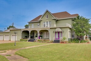 Exterior - Paris Vacation Rental ~ 15 Mi to Mount Magazine! (Paris)