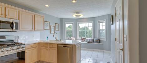 House (3 Bedrooms) | Interior