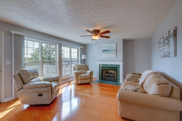 House (3 Bedrooms) | Interior