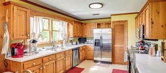 6 Mi to Scottsboro: Pet-friendly Cabin Apt