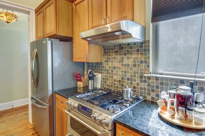 Waterfront Loranger Cottage: Hot Tub, Deck & Grill