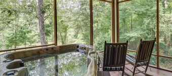 Waterfront Loranger Cottage: Hot Tub, Deck & Grill