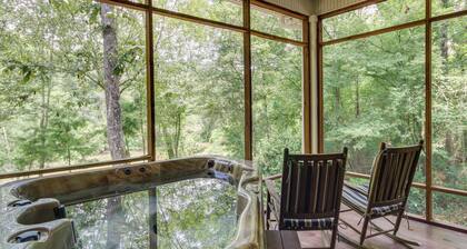 Waterfront Loranger Cottage: Hot Tub, Deck & Grill