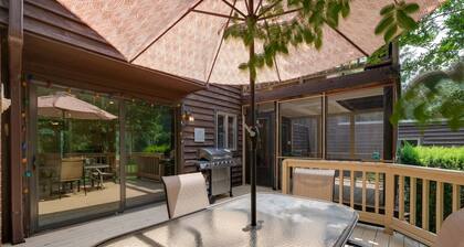 Virginia Retreat w/ Deck, 7 Mi to Downtown Roanoke