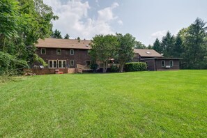 Exterior - Virginia Retreat w/ Deck, 7 Mi to Downtown Roanoke (Roanoke)