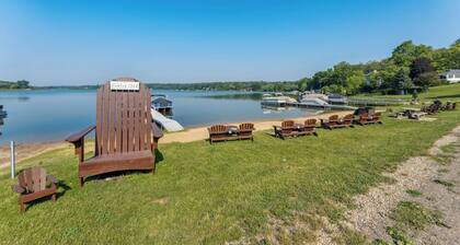 Delavan Retreat w/ Patio on Turtle Lake!