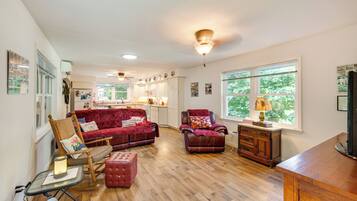 Cottage (2 Bedrooms) | Interior