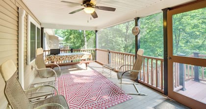 Quaint Elysburg Cottage: Walk to Knoebels Resort!