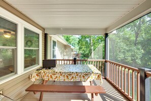 Cottage (2 Bedrooms) | Interior