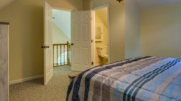 House (3 Bedrooms) | 3 bedrooms, bed sheets