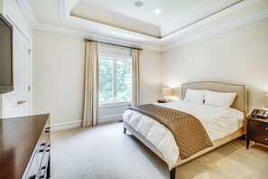 House (4 Bedrooms) | Interior - Guest House in Private Villa ~ 23 Mi to Washington (Great Falls)