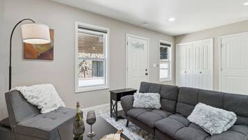 Apartment (1 Bedroom) | Interior