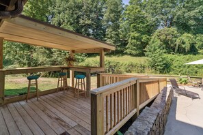 Apartment (1 Bedroom) | Interior - Hickory Hideaway: Forest-view Haven w/ Fire Pit! (Hickory)